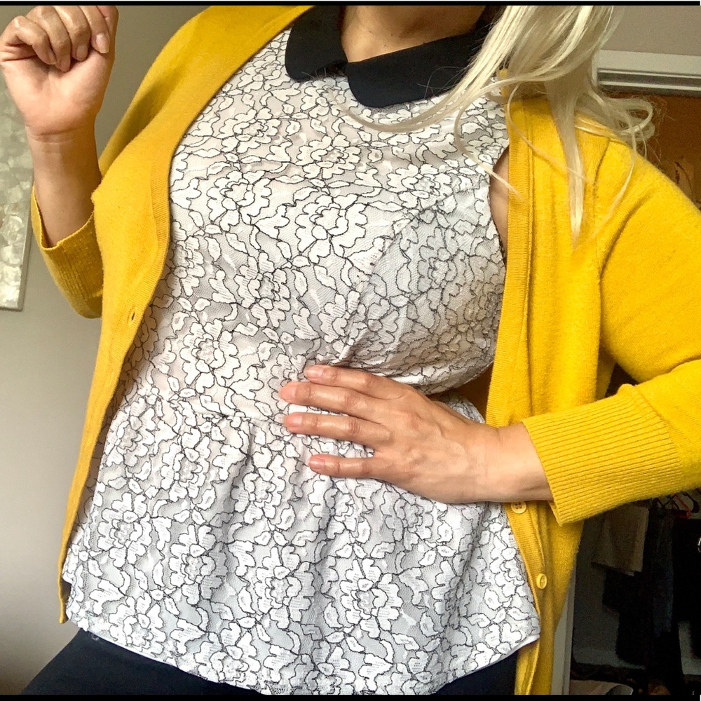 Elle White top with black collar